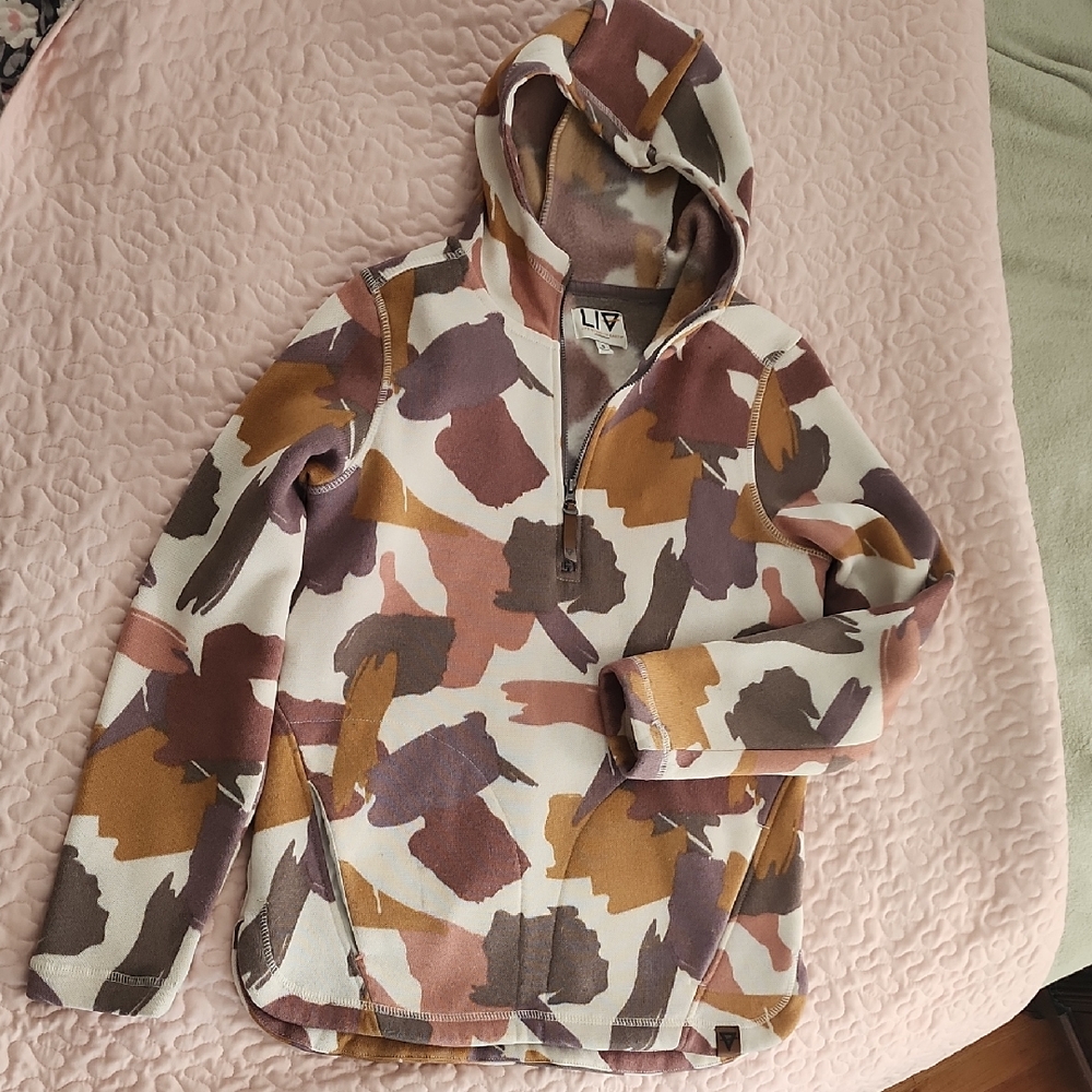 LIV Outdoor Women's Abstract Pattern Hooded Pullover